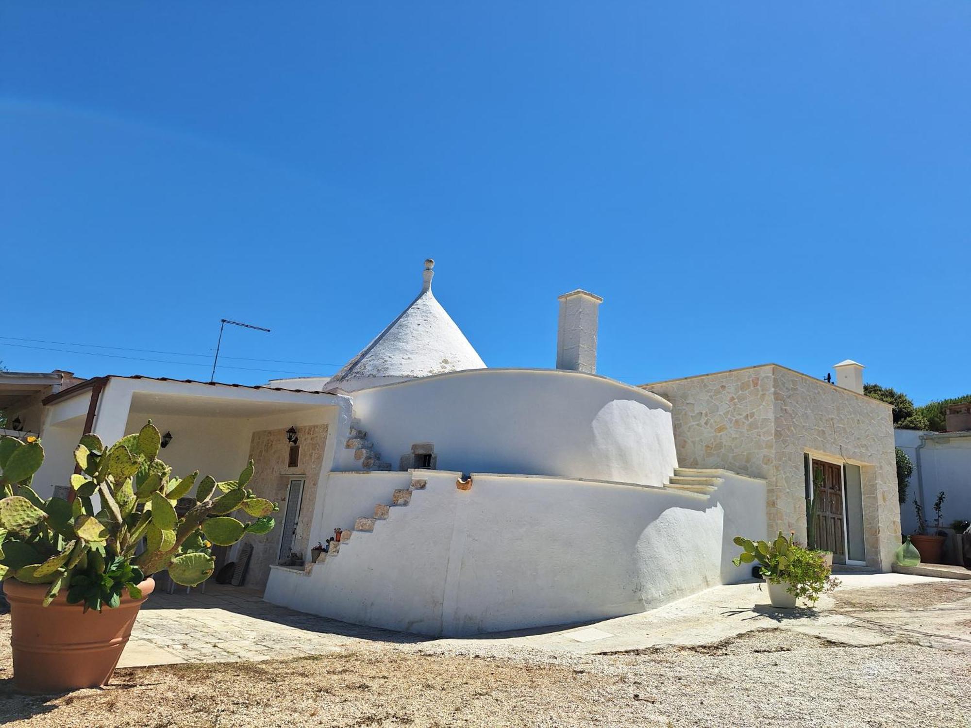 Holiday Home Trullo Antico Ostuni Exterior photo